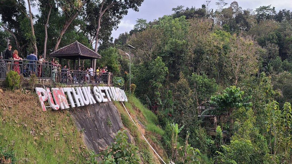 Setumbu Sunrise Borobudur Prambanan